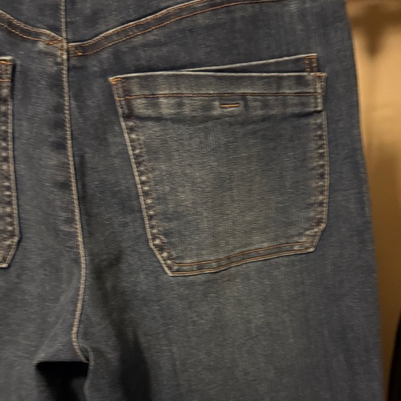 Democracy Barrel Leg Jean - Picture 7 of 7